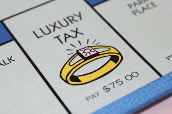 Apa yang Dimaksud dengan Pajak Penjualan Atas Barang Mewah Apa yang Dimaksud dengan Pajak Penjualan Atas Barang Mewah?