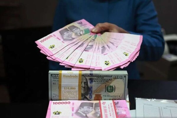 Menyikapi Nilai Tukar Rupiah: Kebijakan Pajak dan Kolaborasi Global sebagai Solusi